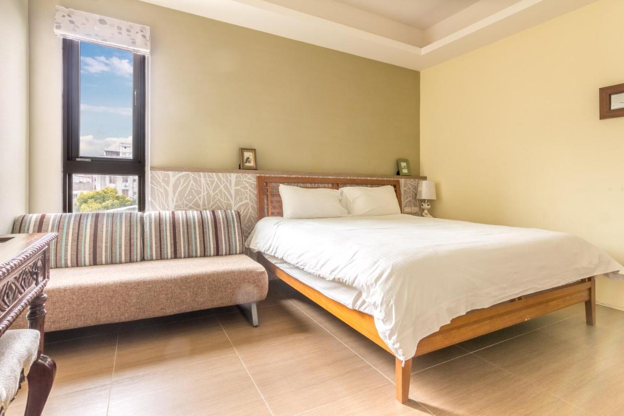 Jhongshan Building Bed And Breakfast Хуалиен Сити Екстериор снимка