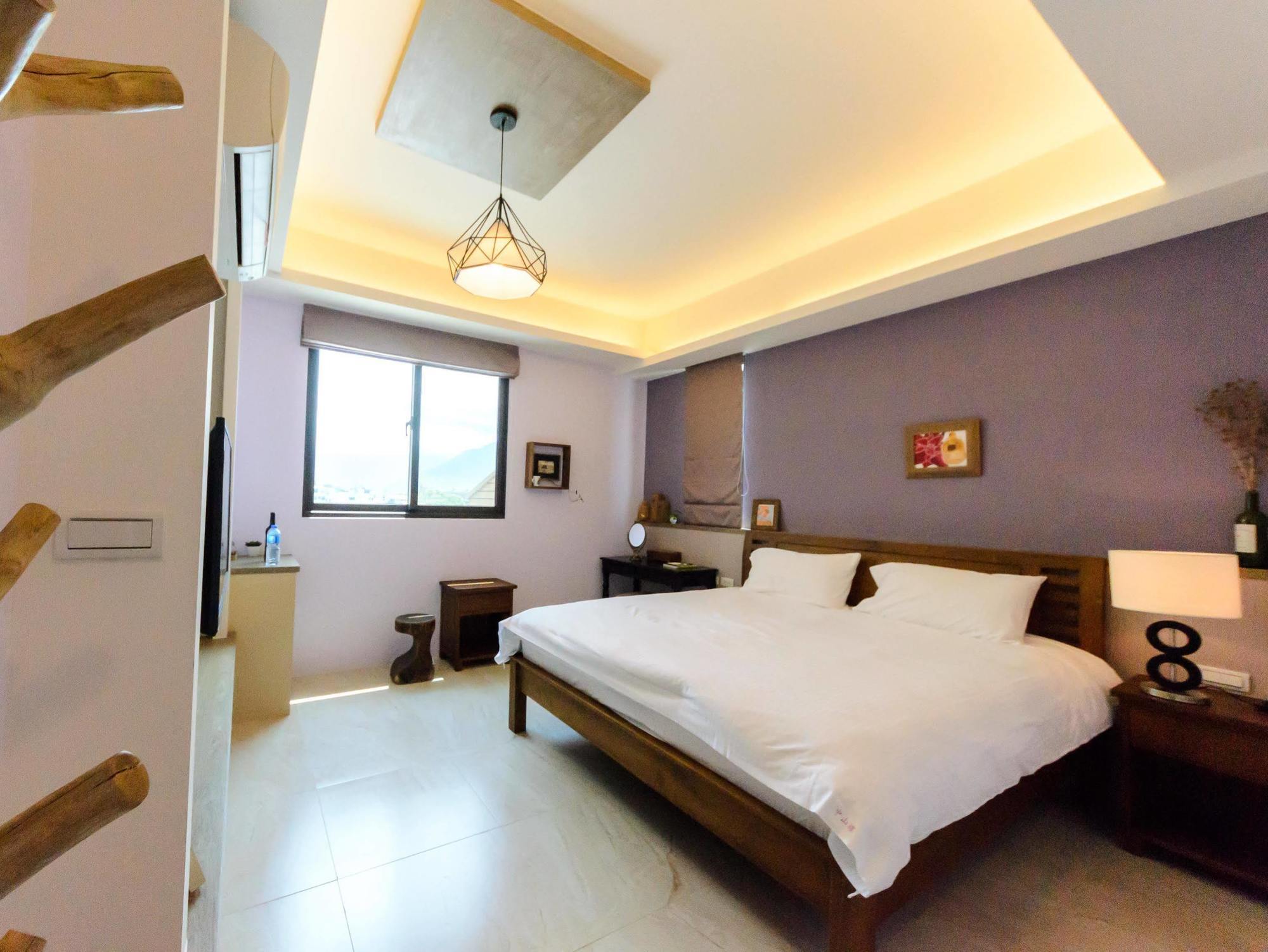 Jhongshan Building Bed And Breakfast Хуалиен Сити Екстериор снимка
