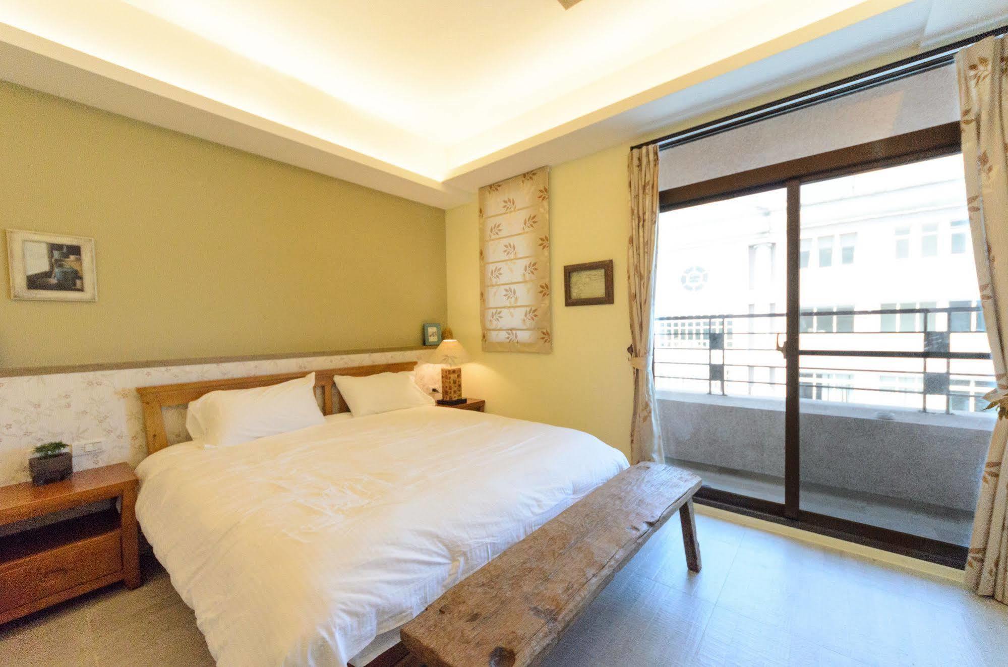 Jhongshan Building Bed And Breakfast Хуалиен Сити Екстериор снимка