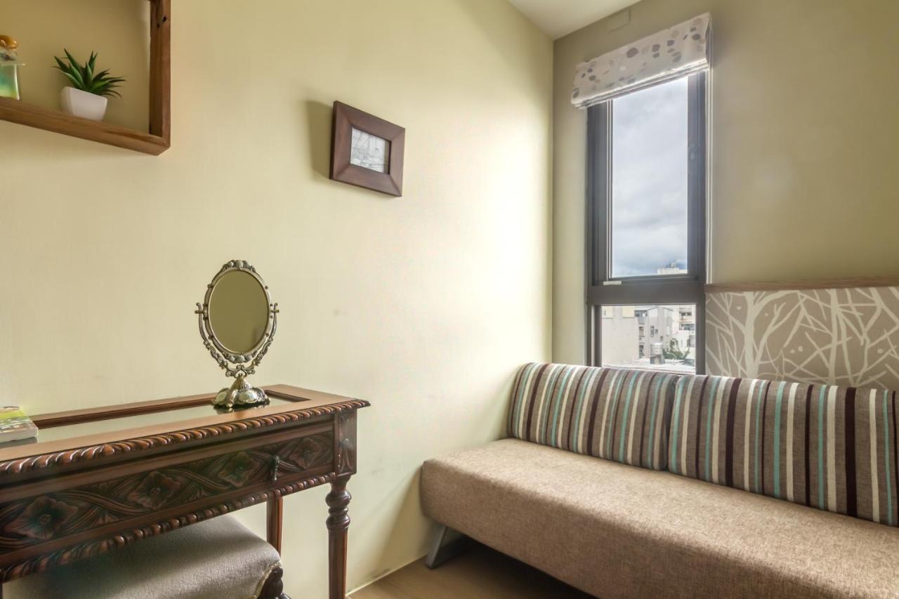 Jhongshan Building Bed And Breakfast Хуалиен Сити Екстериор снимка