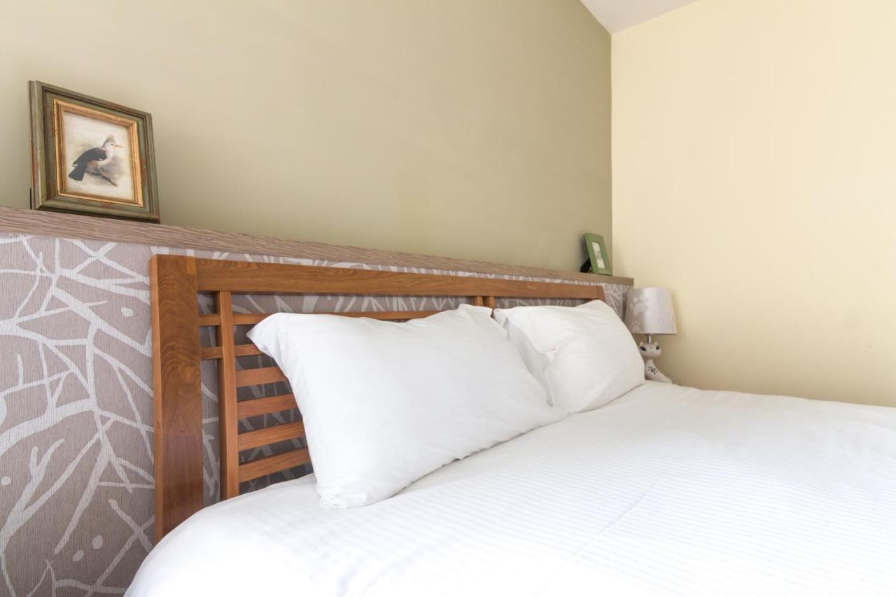 Jhongshan Building Bed And Breakfast Хуалиен Сити Екстериор снимка
