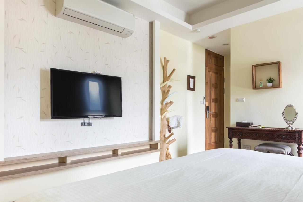 Jhongshan Building Bed And Breakfast Хуалиен Сити Екстериор снимка