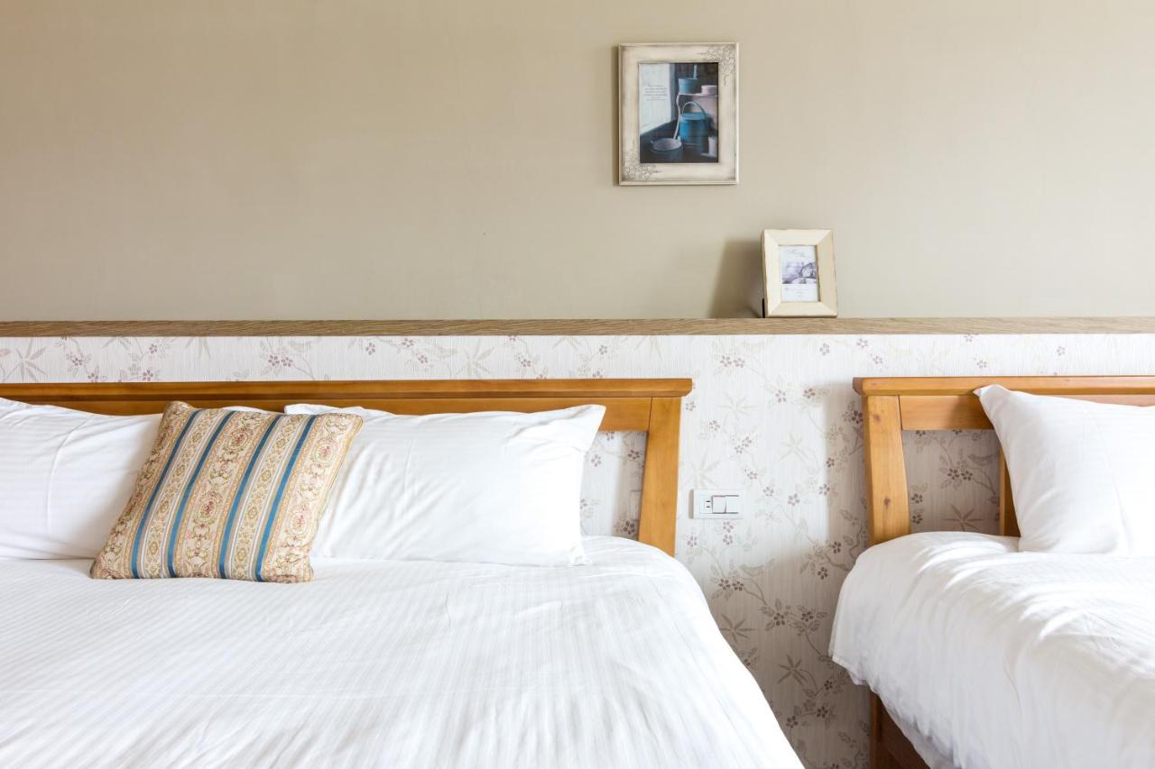 Jhongshan Building Bed And Breakfast Хуалиен Сити Екстериор снимка